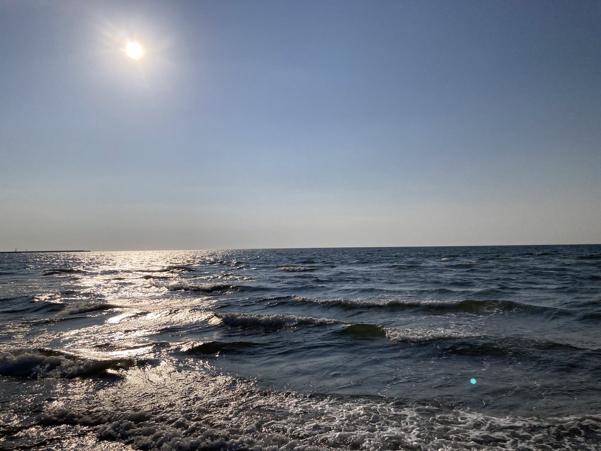 sizu_Chalrotte's tweet photo. 内灘海岸バカほど広くてわろた
海最高や https://t.co/zEeYClOSiD