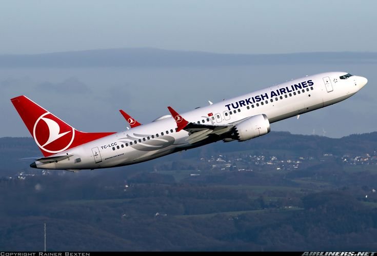 isdoreTech's tweet photo. May the best win, 

what's your favourite airline? https://t.co/kSIsJaRpd6