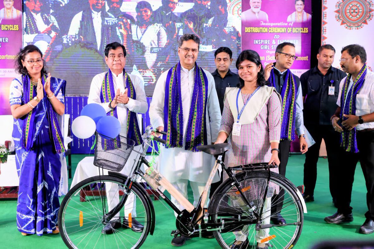 DrManikSaha2's tweet photo. Nari Shakti is the driving force of our society, and empowering them through education remains one of our highest priorities. Guided by the vision of Hon’ble PM Shri Narendra Modi Ji, our government is committed to ensuring that every girl has the opportunity to learn, grow, and succeed.

As part of this commitment, we have expanded the Free Bicycle Distribution Scheme for Class IX girls by removing the previous family income ceiling, making the benefit accessible to all eligible students. 

Elated to share that 41,800 girl students across Tripura will receive free bicycles this year. Today, I had the privilege of inaugurating the statewide bicycle distribution programme at Shishu Bihar School, Agartala.

I am confident that this initiative will encourage regular school attendance, strengthen access to education, and inspire our daughters to pursue their dreams with greater confidence and determination.