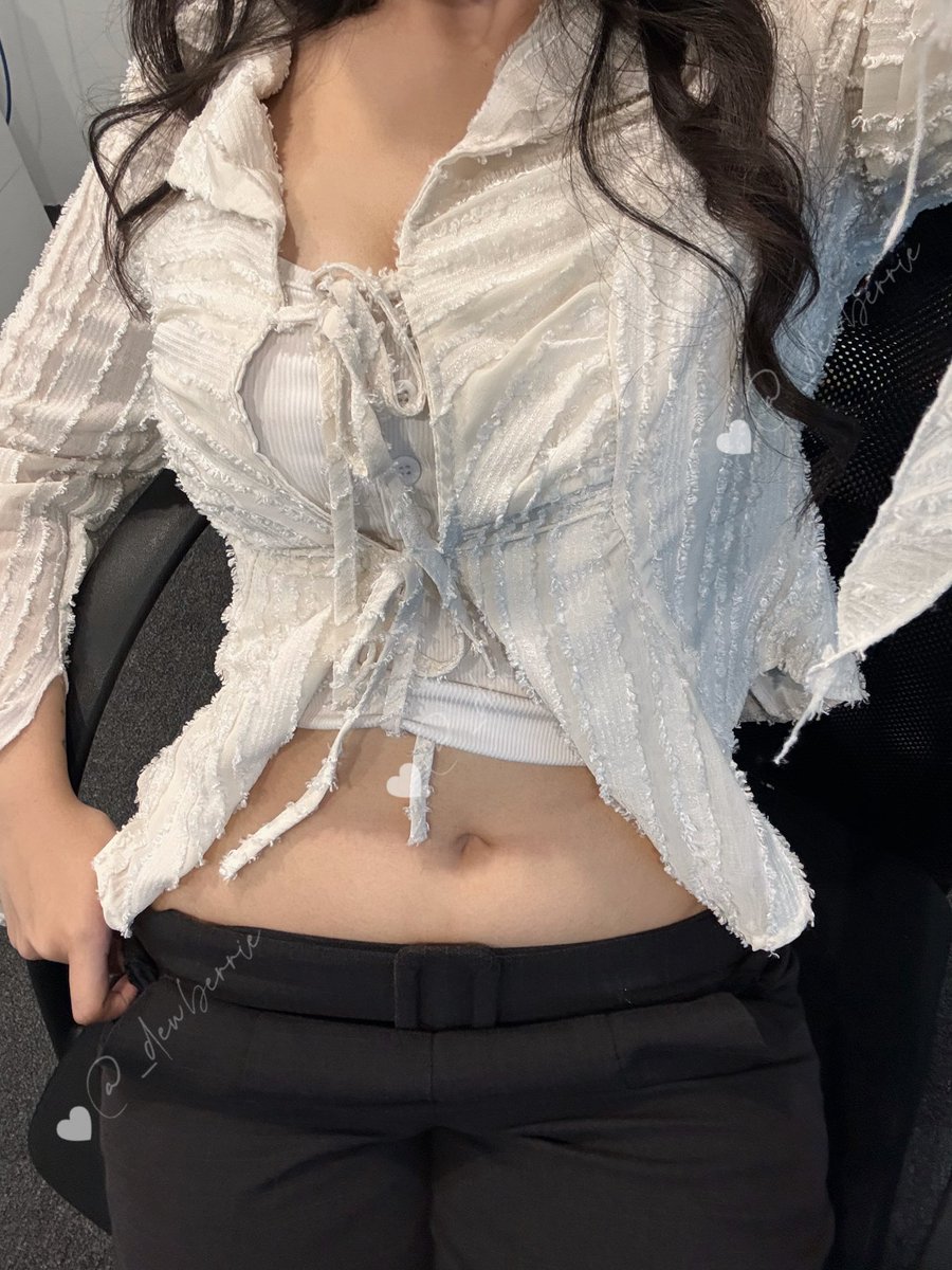 _dewberrie's tweet photo. office tease~ https://t.co/08E8Jvs3es