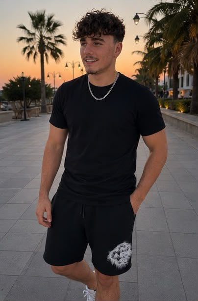 masterzakp's tweet photo. Golden hour, good vibes, and a smile I might have saved just for you 😘🌅 If we were taking this sunset walk together, where would you take me after? 👀💕🔥 https://t.co/HaMdiiNznR