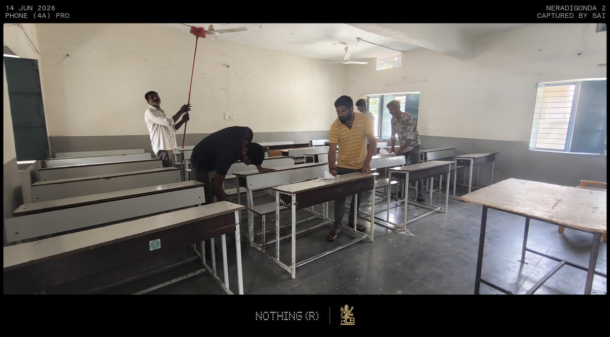 Sablesantoo's tweet photo. Class Rooms Cleaning Program At ZPHS School Neradigonda @AnilJadhav_brs @Collector_ADB @Adilabad @EduMinOfIndia @TelanganaCMO https://t.co/fkc6mAJKuz