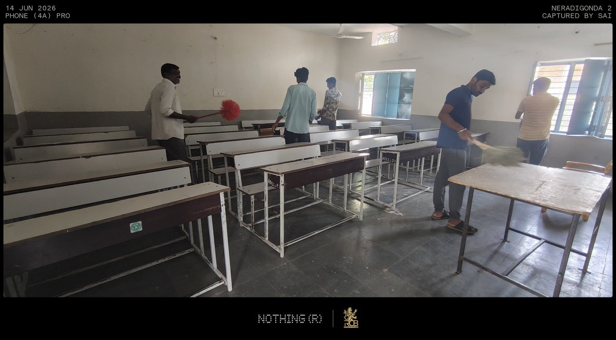 Sablesantoo's tweet photo. Class Rooms Cleaning Program At ZPHS School Neradigonda @AnilJadhav_brs @Collector_ADB @Adilabad @EduMinOfIndia @TelanganaCMO https://t.co/fkc6mAJKuz