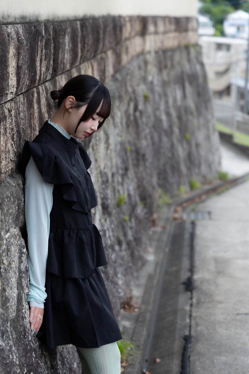qingmuwuya54047's tweet photo. 住宅街石道路？🏠②
住宅街に佇む少女🙂     

早水玲奈
@Hym_rn7
mer撮影会
@mer_photo
機材：EOS R6 Mark II                        

#早水玲奈生誕祭 
#レンズ越しのご褒美 
#覚王山 https://t.co/HbkBArvbsL