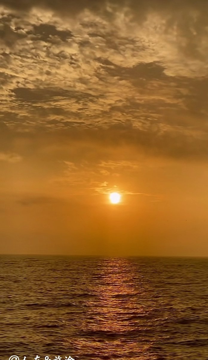 barcnnr's tweet photo. Just wrapped a quick day trip to the old lighthouse by the coast—fresh sea air and golden sunset hits different! https://t.co/KHT2rtJlME