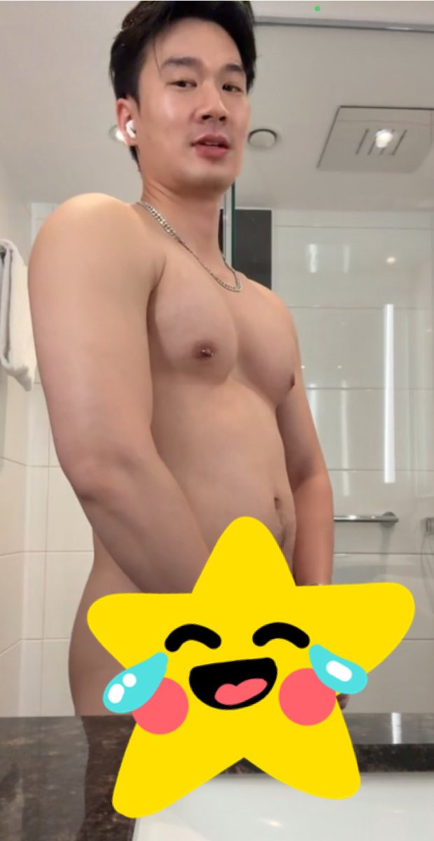 TrTh0993's tweet photo. Hot Nguyễn Hải tiếp viên hàng không Vietnam Airline body siêu ngon có clip sục cặc mặt rên max dâm. Ai xem ib. https://t.co/ocu80wvfTx