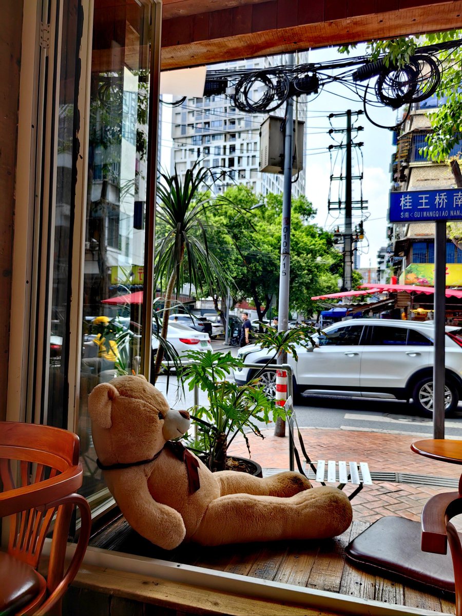 Eissidis's tweet photo. Another quiet work afternoon, but my coffee’s extra warm and the window view’s pretty nice — shhh, don’t tell my boss https://t.co/efTF3lVjbW