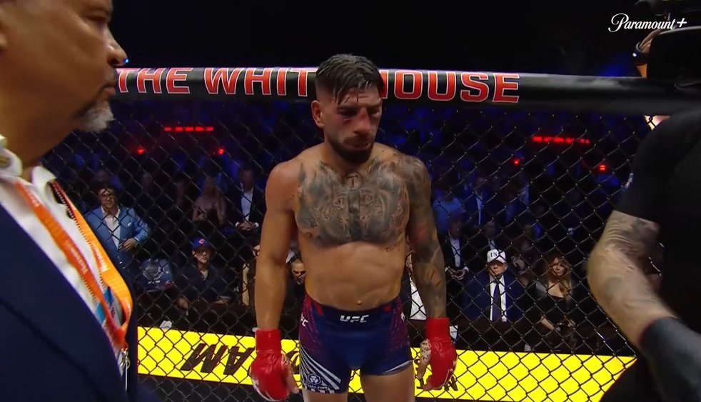 AlexDownfall's tweet photo. Nunca vi a Ilua Topuria en ese estado. Feliz por Gaethje por lo que hizo con Paddy y con Topuria 
La 3era es la vencida https://t.co/28HsnuJtWw