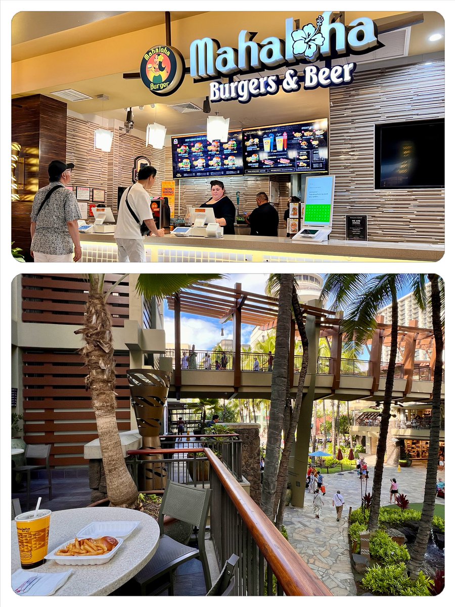 twincities2026's tweet photo. 空いたので、まずはミニバーガーで腹ごしらえ。食べ終わると同時にパレードが始まった|肚子有點餓,先找個好地方墊點小漢堡。剛吃完,パレード(巡遊)就無縫接軌地開始啦|Felt a bit hungry, so grabbed some sliders to tide me over |#Waikiki #ParadeTime #Hawaii #ワイキキ #ハワイ #夏威夷 https://t.co/g9pdD9CKz0