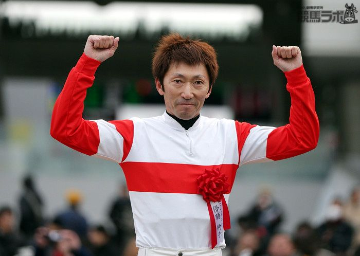 keibalab's tweet photo. 【正義貫いた先にある栄光】
本年の新たなJRA顕彰者として、今年定年引退し現在厩務員として活躍する国枝栄元調教師、騎手時代にJRA通算2541勝を挙げた蛯名正義調教師が選出されたことも発表されました。おめでとうございます。
#国枝栄 #蛯名正義
https://t.co/kHnYArciTy https://t.co/36i8mPTgS0