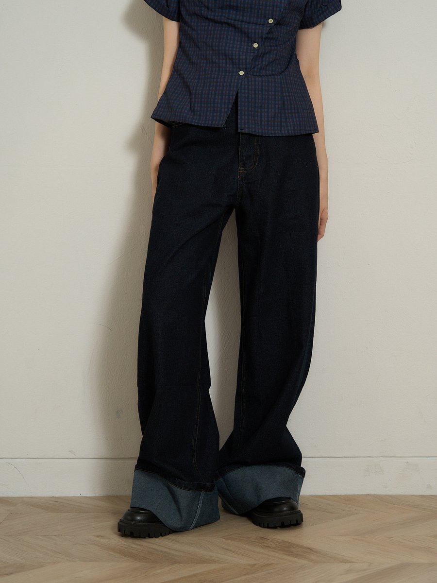 Uenui2's tweet photo. ✿一個は持っておきたいアイテム✿

■wide leg denim pants

ゆったりとしたワイドシルエットが魅力のデニムパンツ。

裾を2回折って調節できるので、
身長に合わせて着用可能です✨

ハイウエスト仕様で腰位置を高く見せ、
スタイルアップ効果を演出します。 https://t.co/MszCpNwsWt