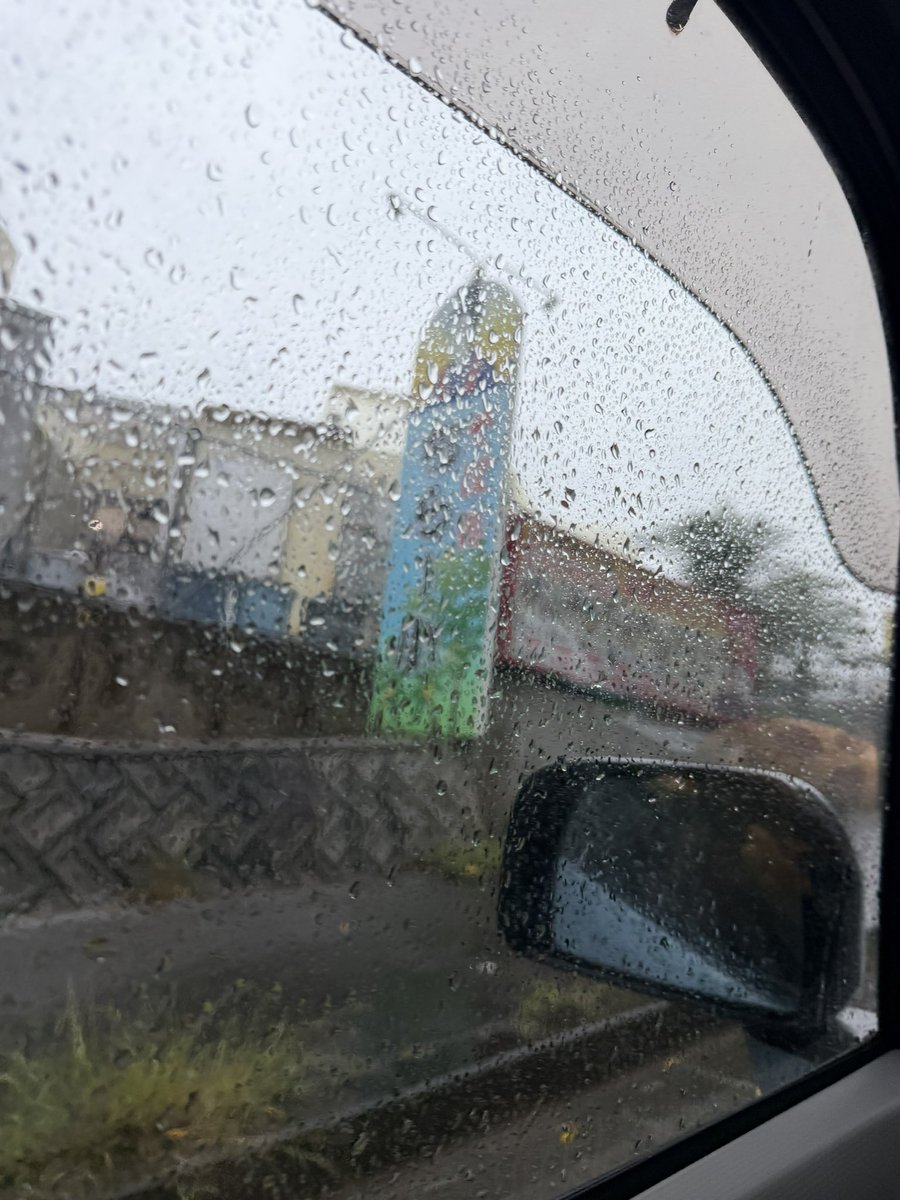 marvelous333's tweet photo. ちらー小（ちらーぐわ）
https://t.co/MisUAHTchE
ソーキ煮込、ゆし豆腐、オリオンビール

梅雨で沖縄感ゼロだから食べ物で沖縄感じてる https://t.co/scdvvxLuQi