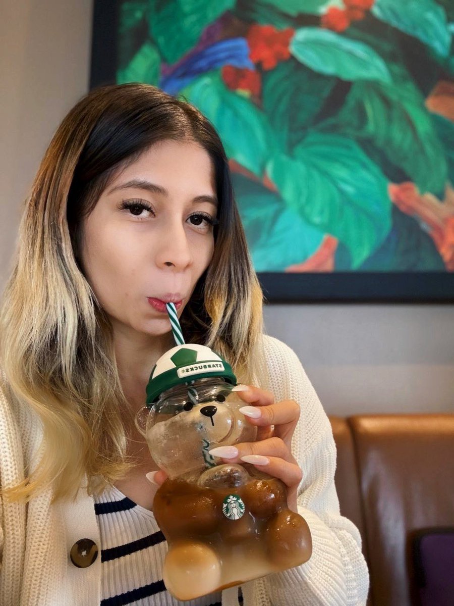Maddyuwur's tweet photo. They like my bear? 🧸☕️

#starbucks #onlyfans https://t.co/nFx4eeSHYH
