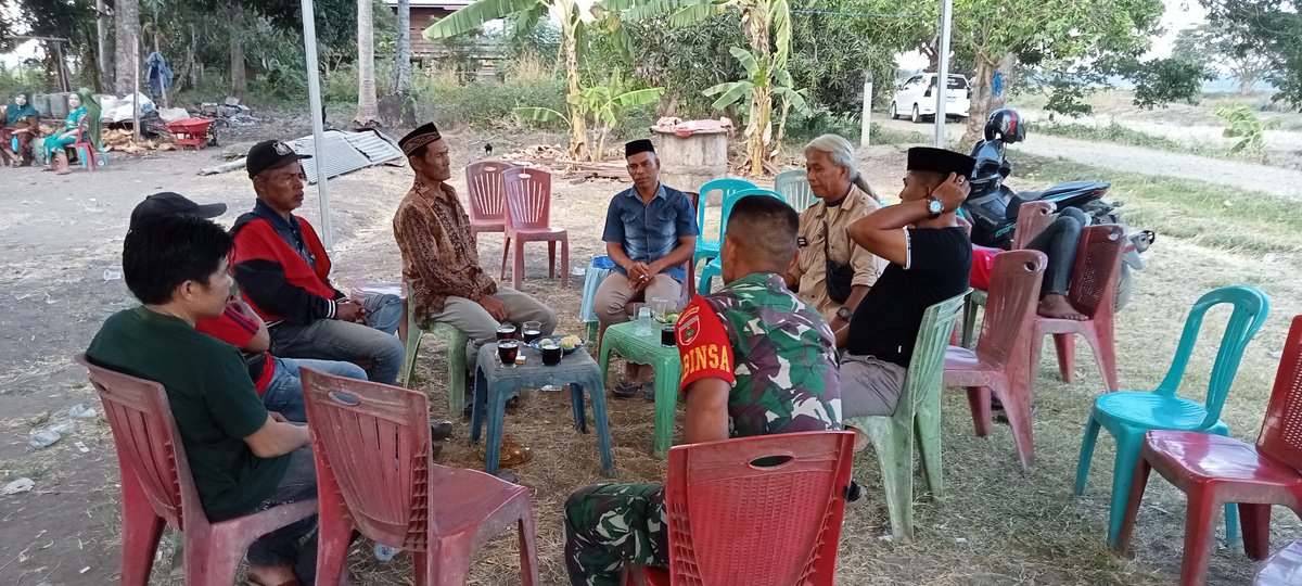 WajoKodim's tweet photo. Babinsa Koramil 1406-06/Pammana Laksanakan Komsos Bersama Warga
#tniad
#dispenad
#puspentni
#Kodam Hasanuddin
#Korem 141 Toddopuli https://t.co/8cY73w0KJ1