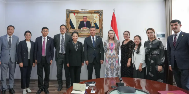 CLECOfficial's tweet photo. A delegation led by Yu Tianqi, deputy director-general of the #CLEC, visited #Tajikistan on June 10. 

Yu held talks with Hoshimzoda Homid Hasan, Tajikistan’s first deputy minister of education. The two sides exchanged views on advancing the signing of a Chinese language education cooperation agreement and further expanding Chinese education in the country.

Later, the delegation visited the Tajik National University, where Yu met with Rajabzoda Faridun, its vice-rector, along with other university leaders. They discussed initiatives including training local Chinese language teachers and developing Chinese + majors programs. The delegation also held an informal discussion with Chinese language teachers and volunteer instructors from the Confucius Institute at the university.

#CLECInAction #ChinaTajikistanCooperation #LanguageEducation #CulturalExchange