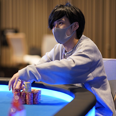 PokerMedia_L3's tweet photo. 【WSOP速報】
JOPT公式パートナー平田雄也、最終日進出！🔥

参加費約13万円、優勝賞金は約5,100万円
『$800 8-Handed Deepstack No-Limit Hold'em』
3,903人参加のブレスレットイベントで残り230人

JOPT公式パートナーの
平田雄也(@yyua1993)さん
595K / 23BB、全体80位でDAY1突破

Taiga Okuda(@ChanTorAA_)さん
960K / 38BB、全体31位で通過

現在残り230人
賞金約37万円以上は確定

平田雄也＆Taiga Okuda、
ブレスレット目指して、最終日へ！！🔥

#WSOP