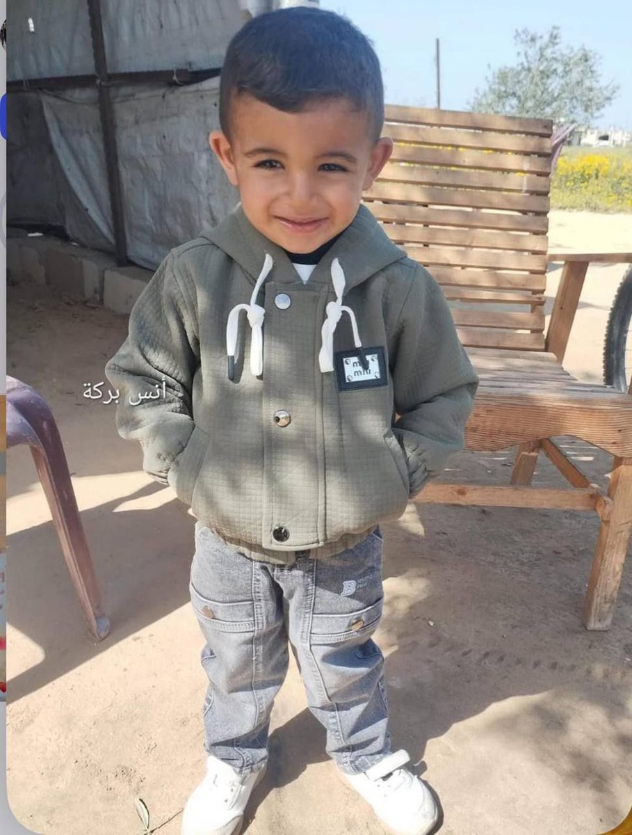 warfareanalysis's tweet photo. ⚡️Gaza sources:

Little Ryan Bahaa Abu Al-Ajin was “arrested” with his father by the Israeli army yesterday in the Wadi al-Salqa area, east of Deir al-Balah, and both were assaulted while in Israeli army captivity.

The Israeli army released Ryan and his father onto Salah al-Din Road. His father was injured and suffering from the assault.

Ryan arrived at the hospital exhausted and physically broken by what he had endured. Shortly afterward, he was declared dead.