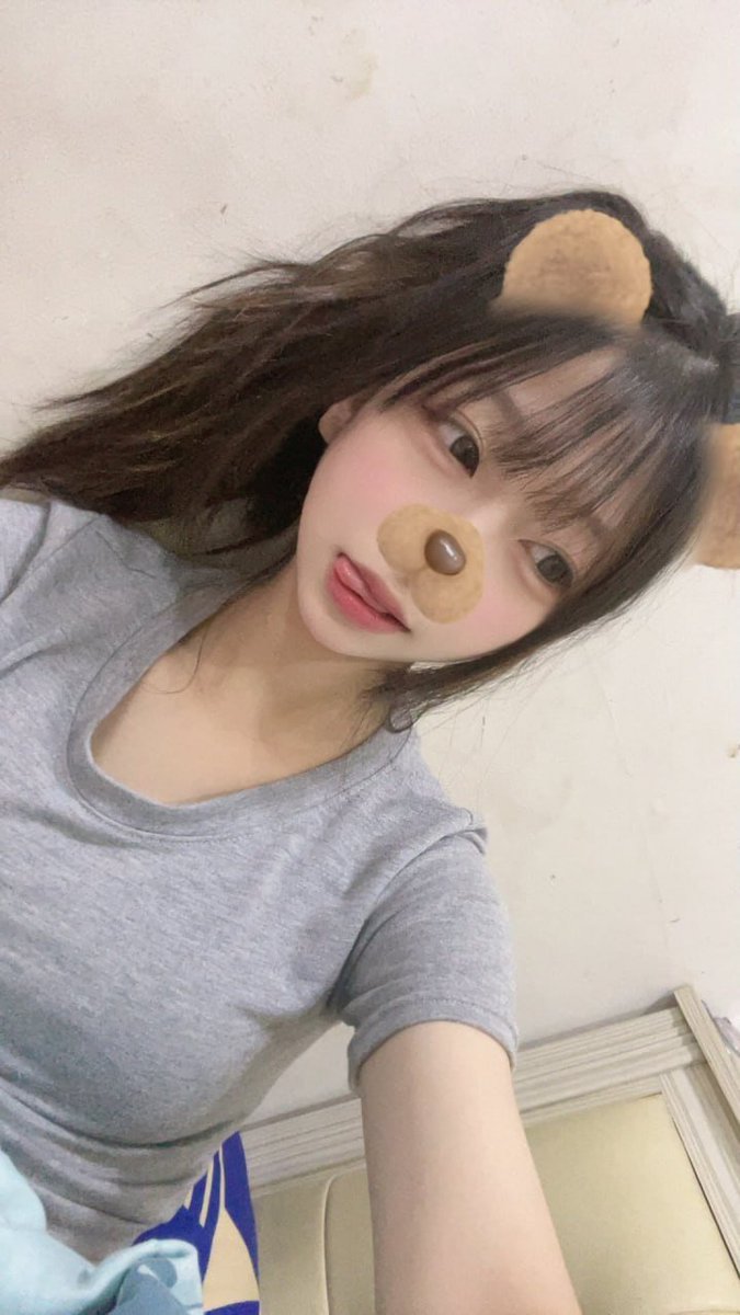 cnirav03's tweet photo. 我長的沒有很好看
你們不要介意 https://t.co/njJCYQO8oY