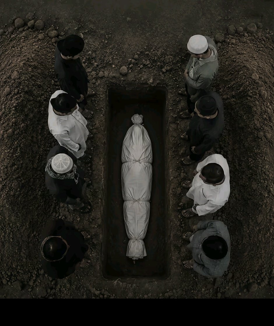 Lec_khan's tweet photo. Satu napas yang
dipinjamkan saja sudah membuatmu meninggi, padahal tanpa itu kau hanyalah mayat. https://t.co/WxtPSpH5Hw
