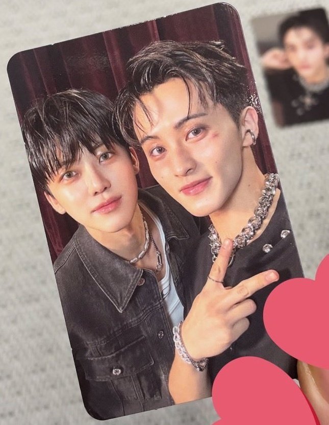knis___27's tweet photo. WTB TRADING CARD MARKMIN SG 2021 KENAPA KAGAK PULANG2 SIH LU BEDUA YA ALLAH FRUSTRASI MENCARINYA FRUSTRASI

#markmin https://t.co/dSPi51lVHM