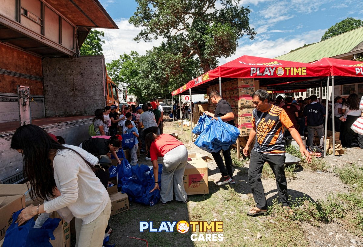 PTGamingph's tweet photo. In the midst of these difficult times, Playtime Cares and @alagangkapatid. extended warm meals and a message of hope to our brothers and sisters in Barangay Batomelong, General Santos City. 

A simple reminder that they are not alone as they rebuild and recover. ❤️

#PlayTimeCares #AlagangKapatidFoundation