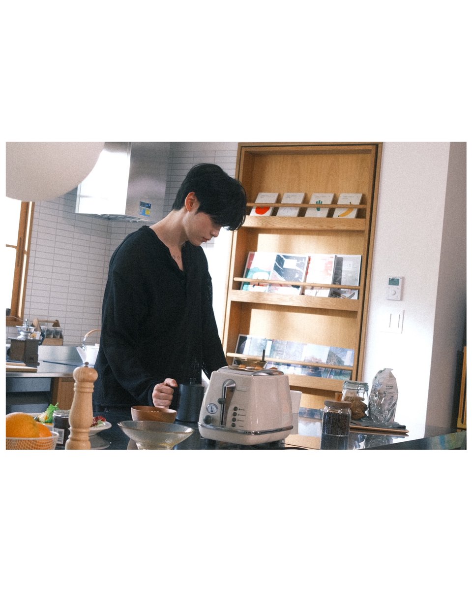 mypluffycloud's tweet photo. 260615 성한빈 인스타그램 #성한빈 

Na an A~~~ https://t.co/2mlKANdhBd