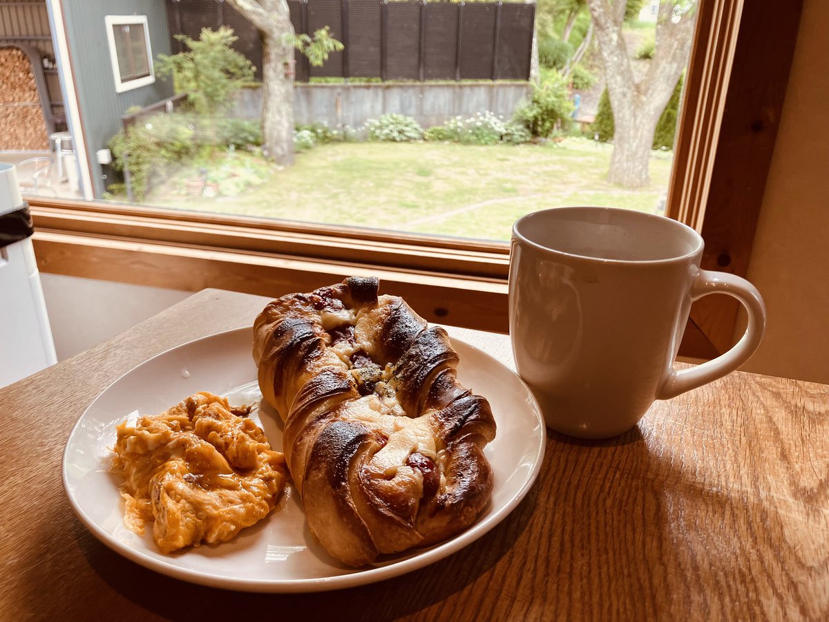 Una_Dog's tweet photo. 毎年恒例、良き朝食 at Tetbury Cottage
https://t.co/pjOz3NgoPb https://t.co/RH0FKX9Icx
