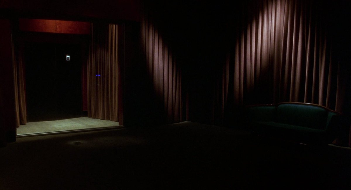 BlackLCult's tweet photo. David Lynch's "MULHOLLAND DRIVE" (2001) https://t.co/vMvKuGemYY