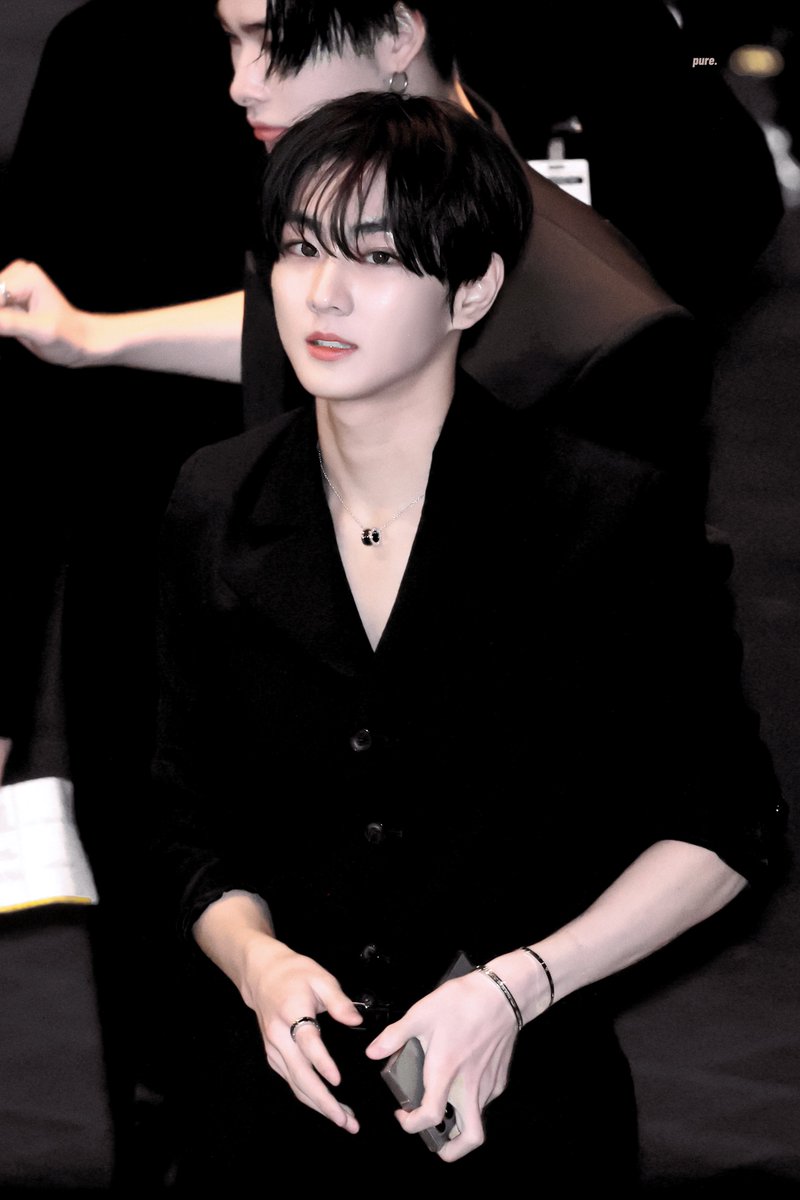 nuaybo's tweet photo. we have jungwon working with 4 luxury jewelry brands in total so far. when you have the most lethal beautiful face that these jewelry brands want to decorate you with their products https://t.co/TfMNOdIIam