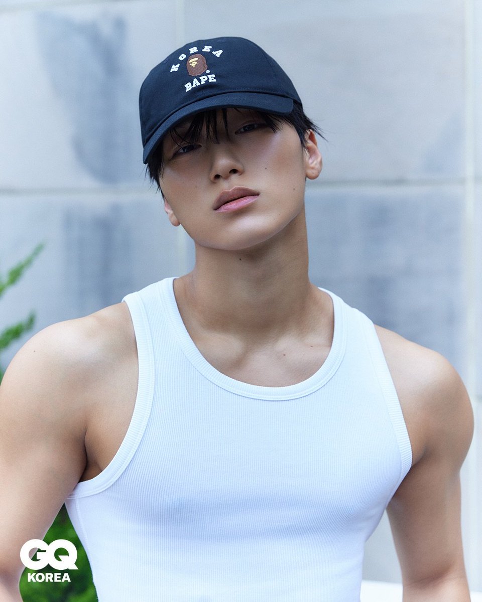 allforsan710's tweet photo. There's no way they are same person and both photos were taken on same day.
Choi San has the WILDEST duality ever 😭 https://t.co/IIwUqQRTzq