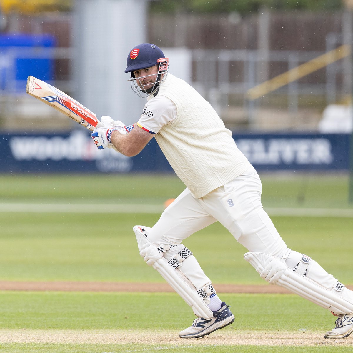 EssexCricket's tweet photo. 🎯 Our pursuit of 215 runs this afternoon is underway.

#LEIvESS MatchZone ➡️ https://t.co/E7xnK5vVaI

Essex 2-0 (213 runs to win from 58 overs)
🦅 #FlyLikeAnEagle https://t.co/nAGAoYcUR6