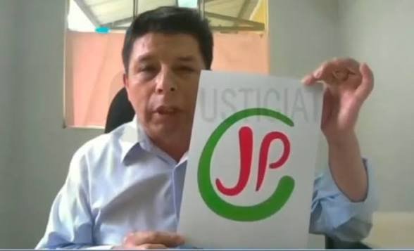 JCLibertario74's tweet photo. POLLITO EN FUGA. Pedro Castillo hizo proselitismo político, instó a sus adeptos a votar por JP, colocó a familires como candidatos y coordinó en la cárcel con dirigentes de JP y Roberto Sánchez. Todo para lograr su indulto. Esto debe ser considerado un agravante en su sentencia. https://t.co/KgxRXLJvte