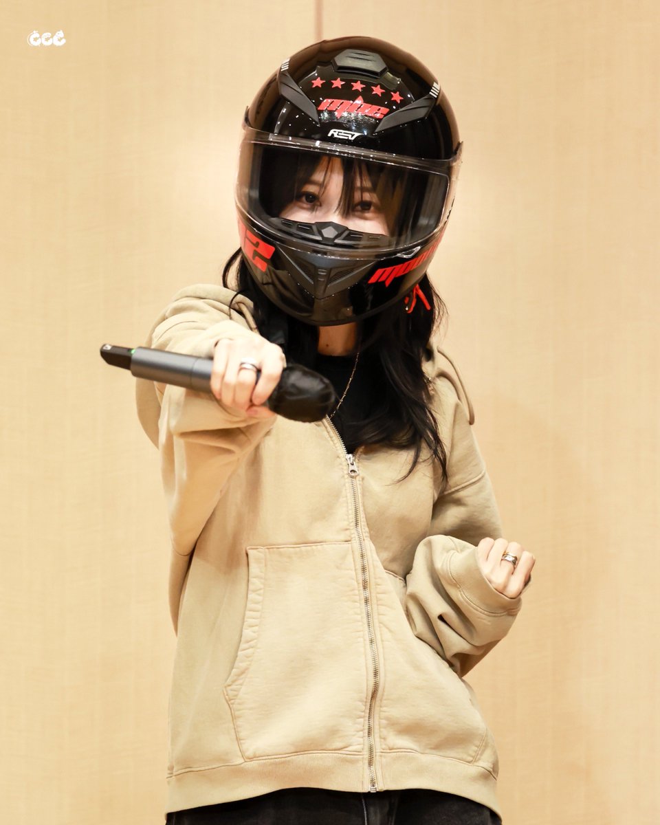 MOONSTAR_CCC's tweet photo. 🏎️🏎️🏎️🏁🏁🏁❤️‍🔥❤️‍🔥❤️‍🔥
260417 JJMUZE offline fansign
#moonbyul #문별 #玟星 #ムンビョル #MAMAMOO #마마무 https://t.co/3RUqdL69zl
