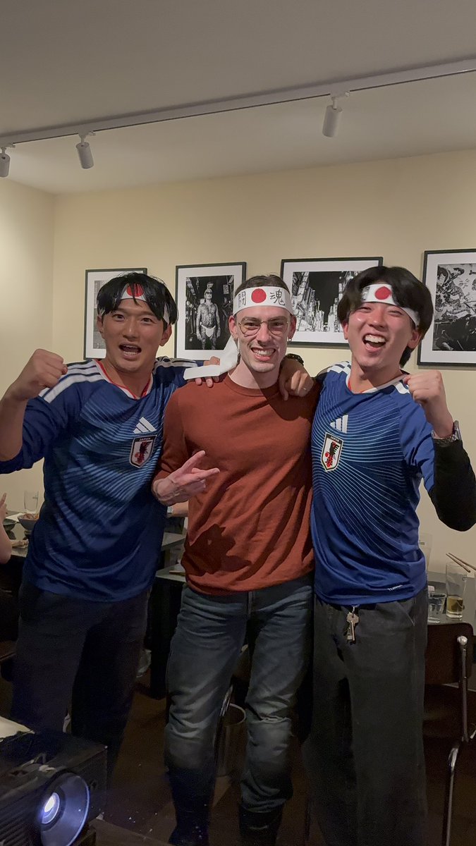 haru23t's tweet photo. 敵国オランダで、ワールドカップ観戦をした日🇯🇵🇳🇱
#オランダ #ワールドカップ https://t.co/QH7iZhvvYc