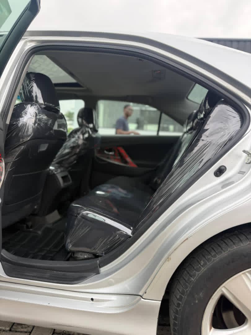 XcessCars's tweet photo. *🇺🇸 FOREIGN USED 2010 TOYOTA CAMRY SE*LUXURY EDITION 🇺🇸 
MAY 2026 ENTRY*
_ACCIDENT FREE_
_UNTOUCHED ENGINE GEAR &amp; AC_
_LOW MILEAGE__
MOON ROOF 
PARK ASSIST 
WOOFER 🔊 🔇 
TURBO 
AMBIANCE DISPLAY  
_V6 ENGINE_

*LOCATION: ISHERI IDIMU LAGOS*
*PRICE : 12m SLIGHTLY NEGOTIABLE* https://t.co/fGovUjTO4i