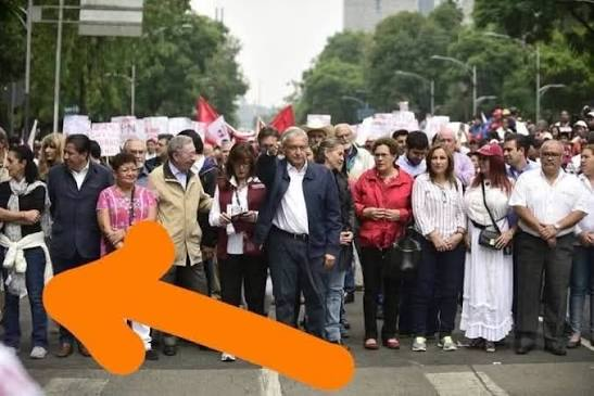 CCI116's tweet photo. @vendedoricardo Qué tiempos aquellos cuando se sirvieron de la #CNTE mientras buscaban votos.

Y ahora los quieren enjuiciar.

Más que clara la doble moral y la incongruencia de @PartidoMorenaMx https://t.co/InxLNa2XFQ