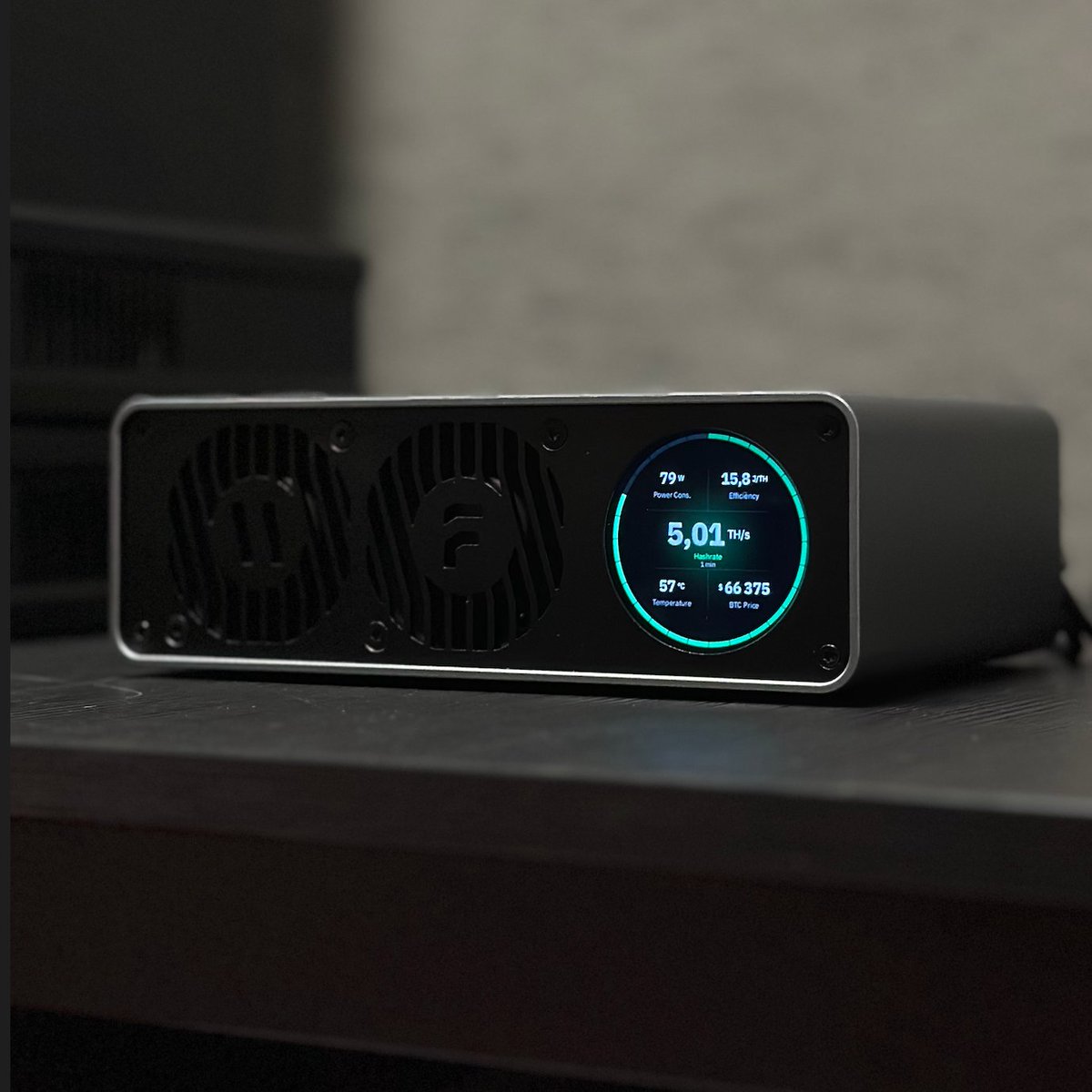 tuicheq's tweet photo. @Fully_Electric Hi! Just as @coinminers mentioned. It's a small home miner with a sleek and stackable design. Built to fit multiple units in a rack with zero hassle. Compact, elegant...and of course living room friendly😉 https://t.co/6FMLmk0wWB