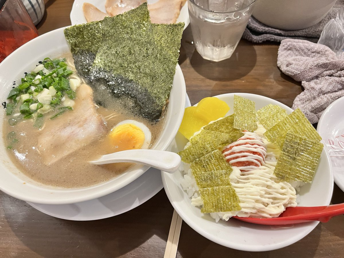 SHOTMA114's tweet photo. 夏ナス🍆さんが結構入ってたな…。
明日は日程発表やし、どこのアウェイ行くかをあぐら家さんのラーメン食べながら考えましょうか。 https://t.co/qftJI4nik6