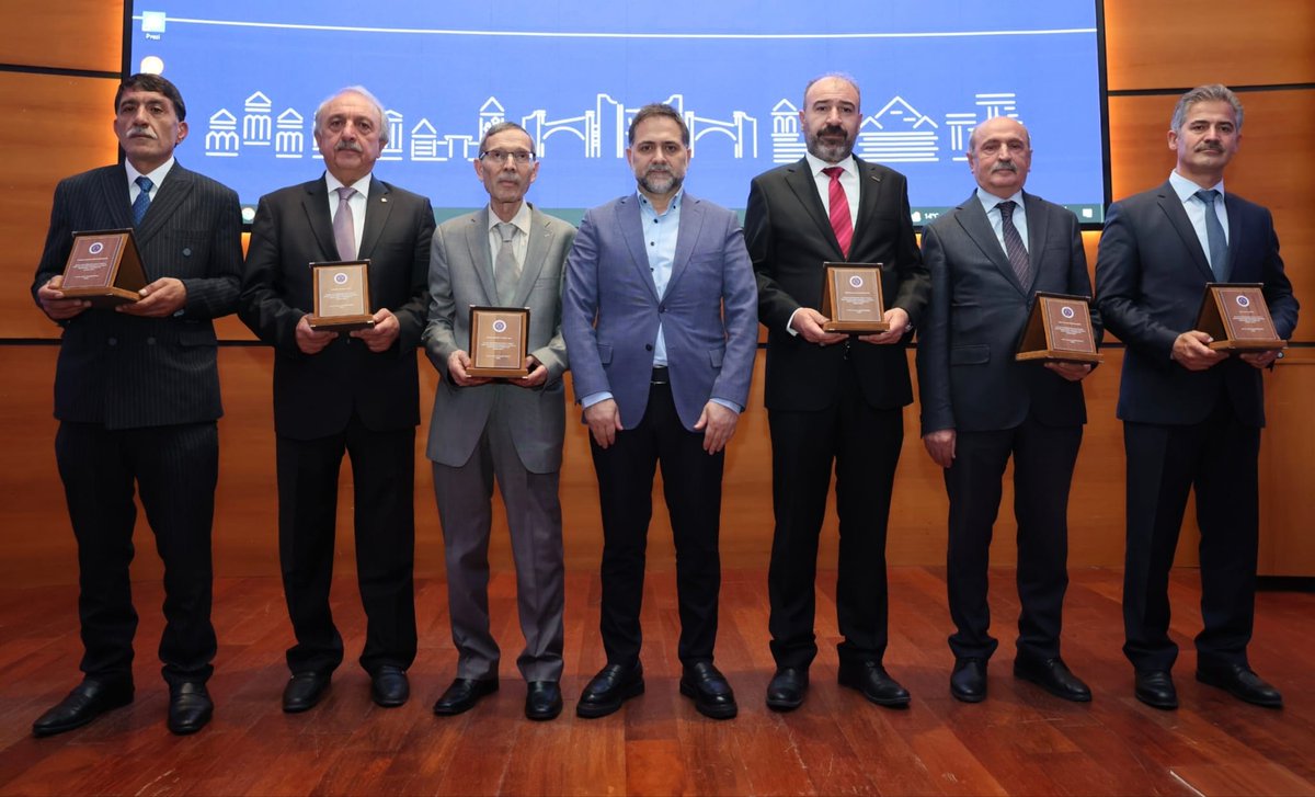 drmahmutucar's tweet photo. Atatürk Üniversitemiz tarafından yerel, bölgesel ve ulusal kalkınmaya katkı sağlamak amacıyla yürütülen Proje Destek Programının Bilgilendirme Toplantısı’na katıldık.

Bu çalışmada emeği geçen başta Atatürk Üniversitesi Rektörümüz Sayın Prof. Dr. @A_Hacimuftuoglu olmak üzere tüm paydaşlara ve katkı sunanlara teşekkür ediyor, projenin hayırlara vesile olmasını temenni ediyoruz.