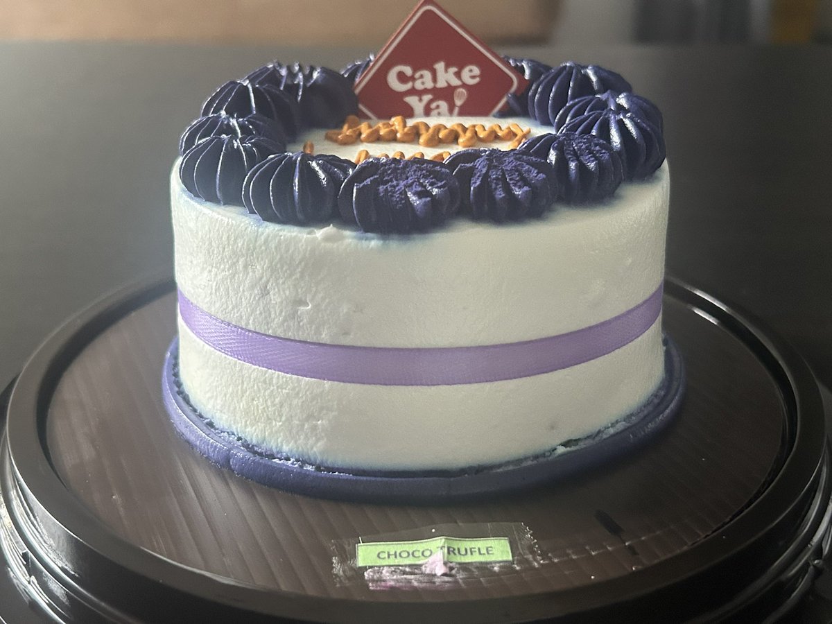 earlgraey's tweet photo. happy bday to me :3 #latepost haha https://t.co/GP5Kk3V2Vl