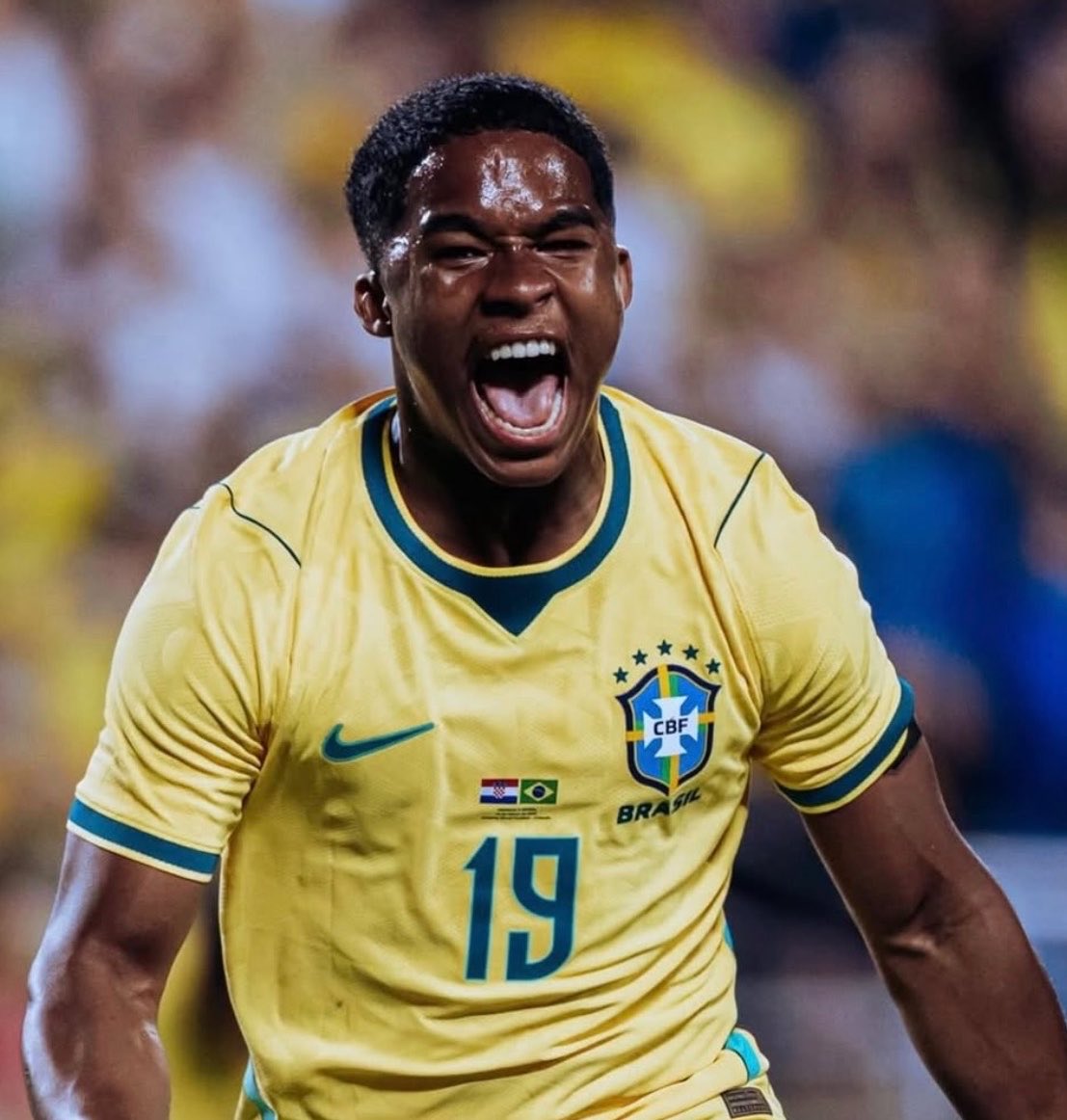 SelecaoTalk's tweet photo. 🚨🇧🇷 | Ancelotti is being cautious with Endrick as he prioritises tactical understanding, collective participation, behavior off the ball, and consistency. 

Ancelotti sees Endrick as a player capable of deciding matches, but not mature enough to start for Brazil. https://t.co/vuzCvir56Y