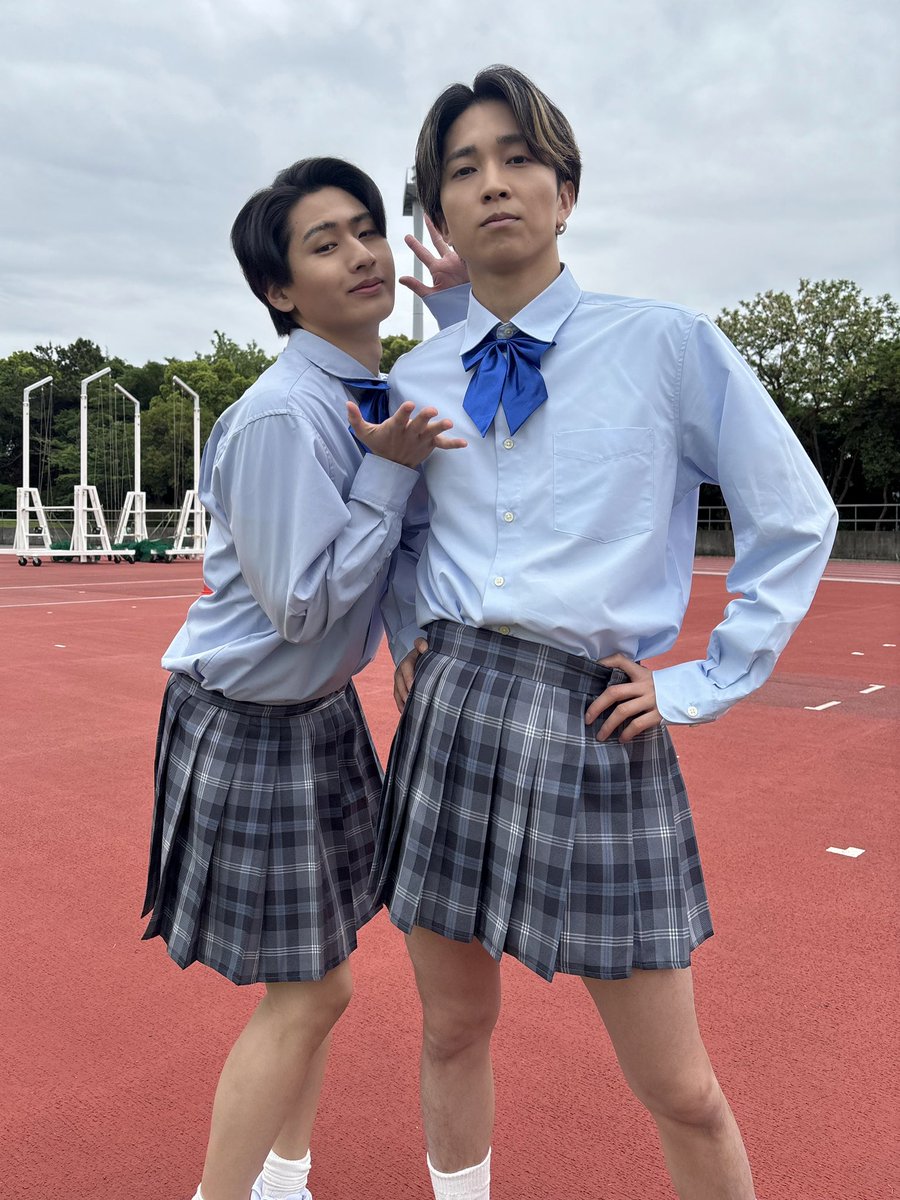 jr_official_X's tweet photo. 今日23:45から放送の
『 #くりぃむナンタラ 』に先週に引き続き
#猪狩蒼弥 が出演します👦🏻💚

📷#SixTONES #田中樹 さんとのオフショットをお届け🎀

ぜひお楽しみに‼︎

#KEYTOLIT https://t.co/5ZuXZMN0VG