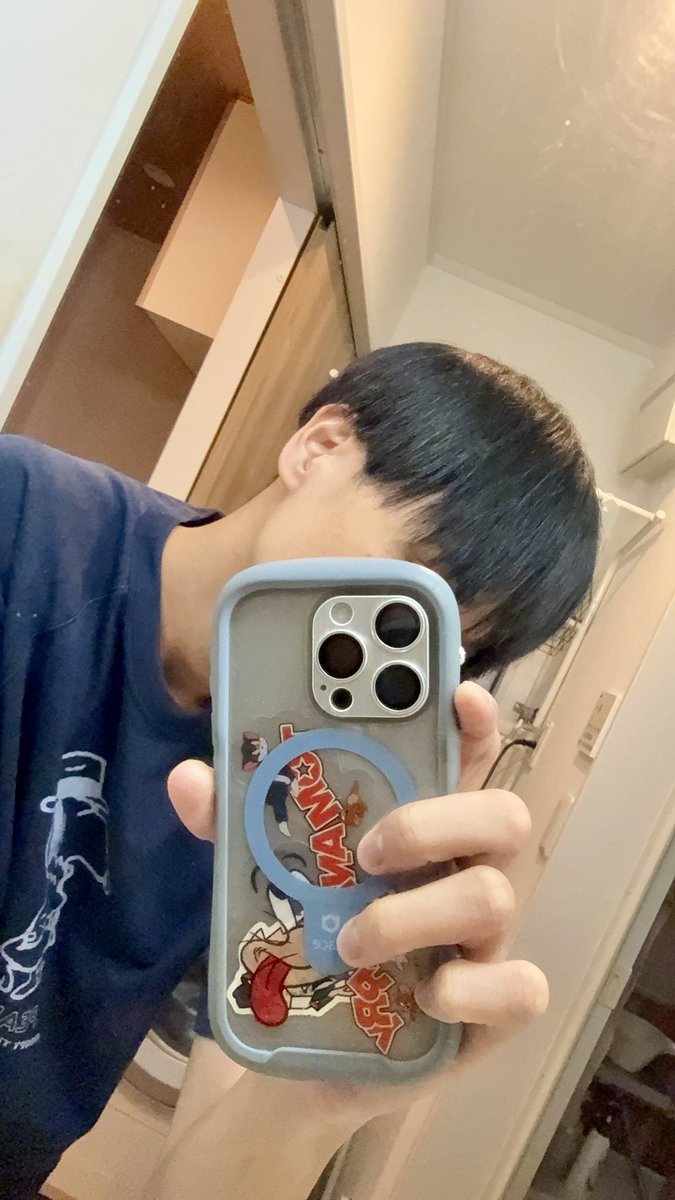shoooooman2's tweet photo. 髪切ってもらったのだけどちょうど良すぎてこれ以上短くも長くも一生ならないでほしい https://t.co/qYmogLYxH9
