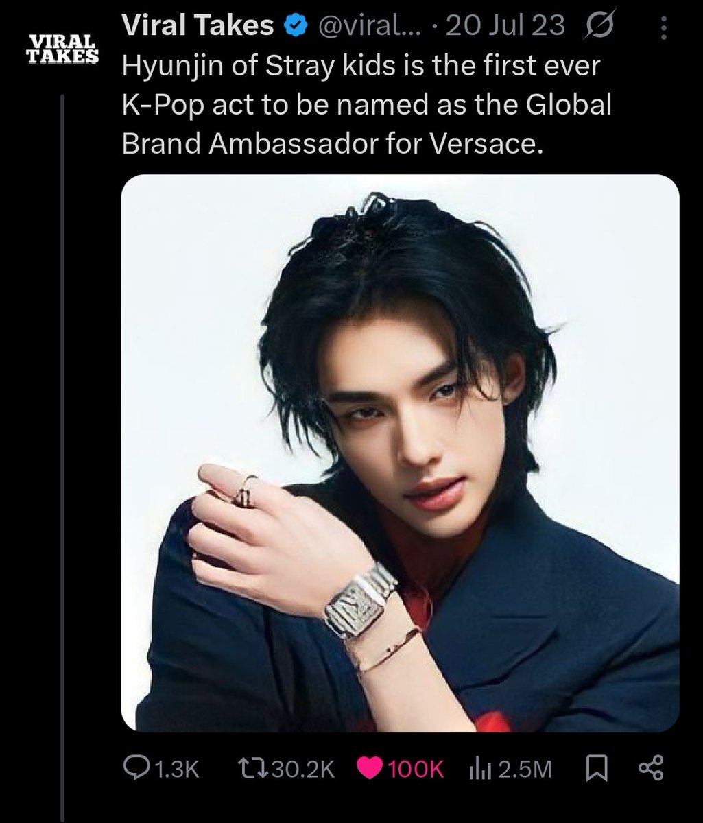 WeekendftWafa's tweet photo. Why People getting so pressed over Versace?
Hyunjin was the FIRST ever Korean Ambassador of Versace opening the door for fashion. Donatella kept emphasizing that Hyunjin will "Always be the Versace Prince" when he was leaving for Dior https://t.co/JIt2pg2jHj