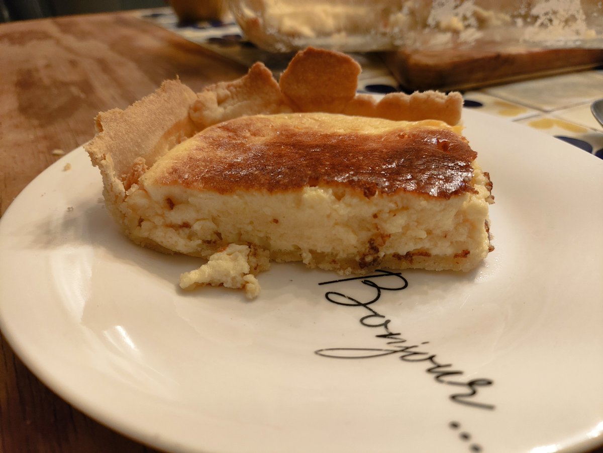 RicardoMtzCast's tweet photo. delicioso pay de queso que hice con mis sobrinitos Dany y Tadeo hoy les toco a ellos dos mi sobrinita Ivanna no estuvo pero ella hizo un pay de manzana conmigo  la vez anterior y también quedo muy rico

Saludos y bendiciones a todos

#PayDeQueso #cocinar #recetas #Mexico #viral https://t.co/nS8njGKMVb