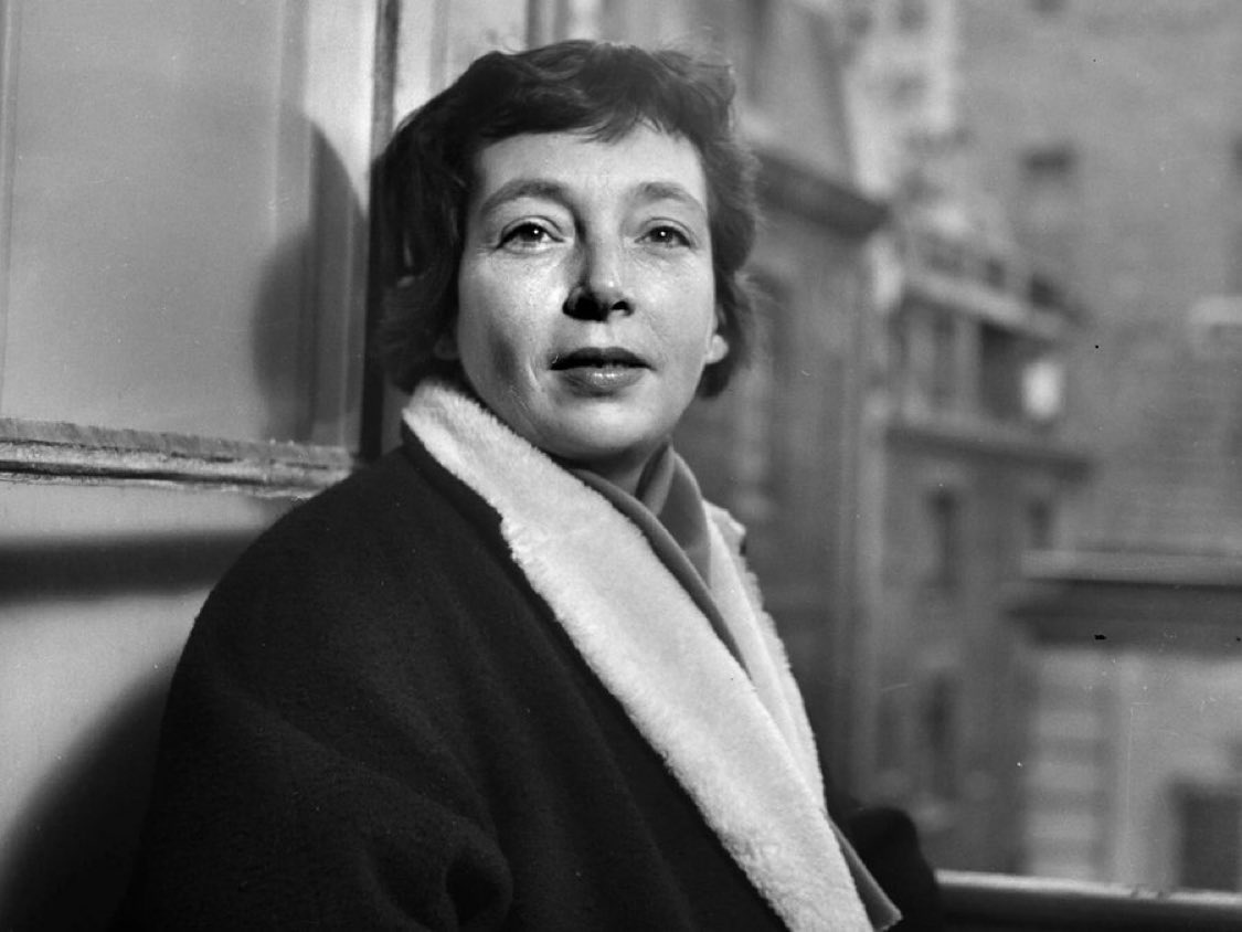 deftersanat's tweet photo. “Erkekleri çok sevmek zorundasın. Çok, çok sevmek. Onları sevmek için çok sevmek zorundasın. Aksi takdirde dayanılmazlar.”

— Marguerite Duras https://t.co/fbHF9LqGP7
