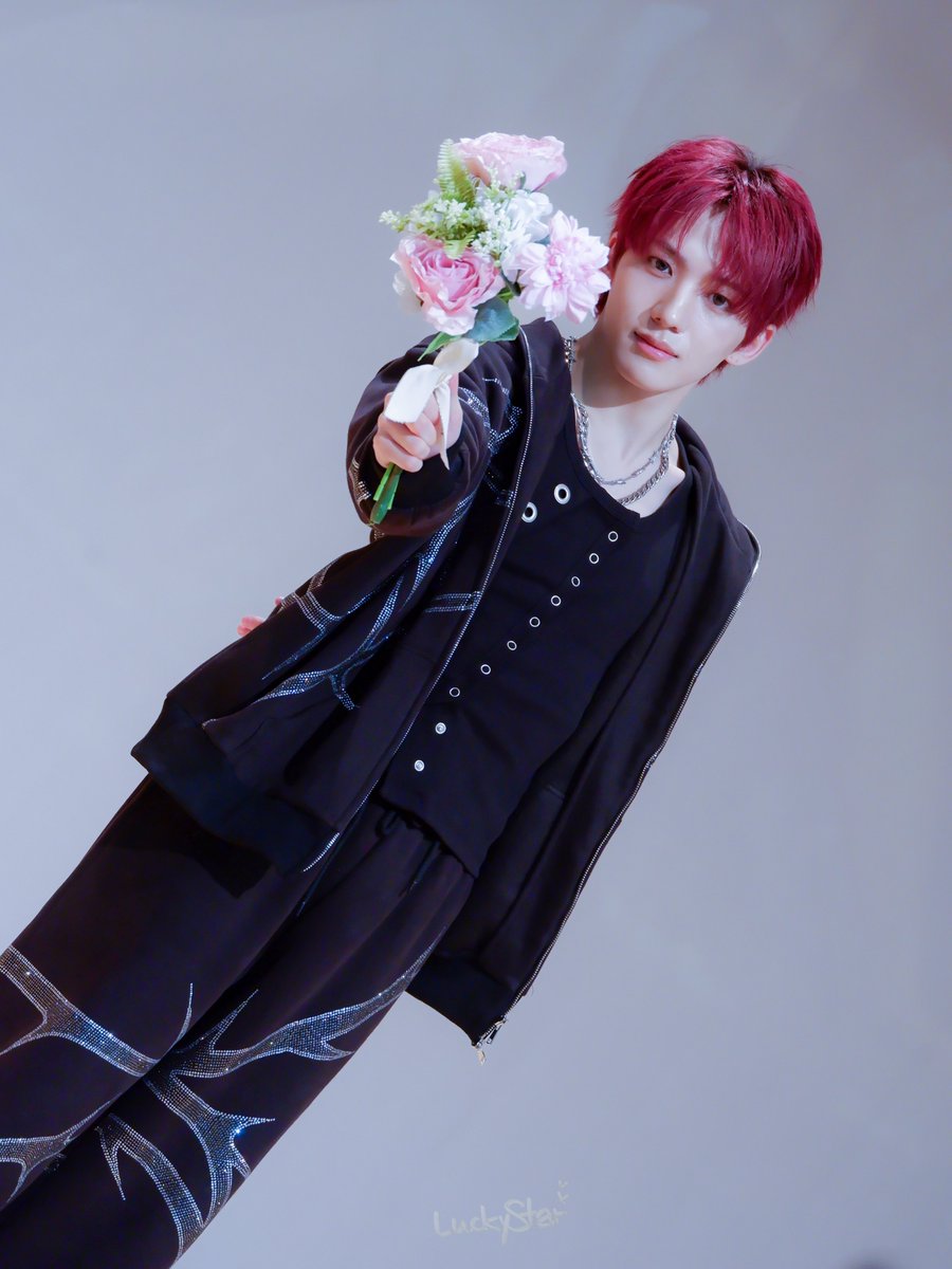 minikemen77's tweet photo. 260606 애플뮤직🖤💐
#xikers #싸이커스 #민재 #MINJAE https://t.co/kgKpCnAjmm