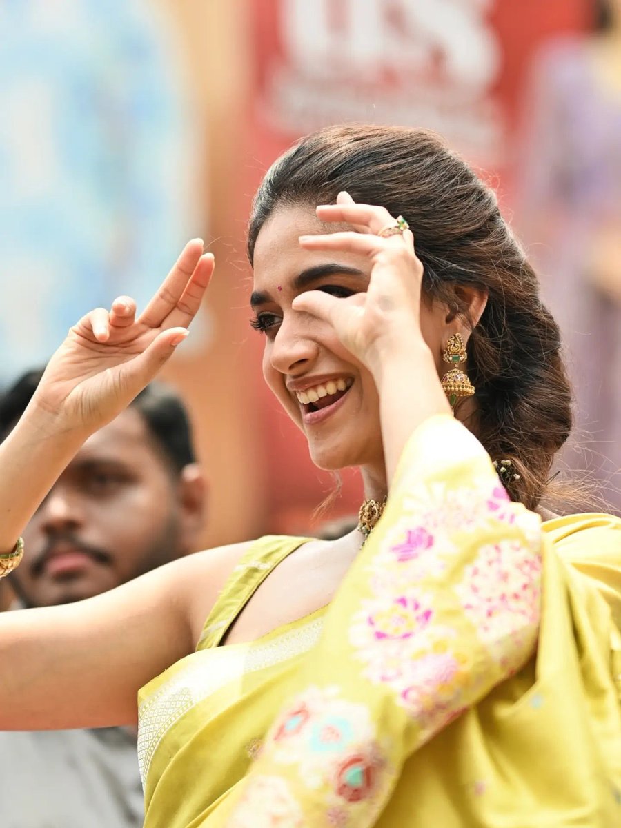 JustHeroines's tweet photo. #KeerthySuresh (2/2) https://t.co/8O1TgkN6z0