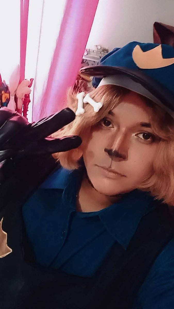zeru_cos's tweet photo. Dogman Cosplay muejejeje
🐶 🦴 🚓 👮 🚨
#dogman #dogmanau #dogmanbooks #dogmanmovie #dogmantwt #dogmancosplay #detey #furry #cosplay #cosplayer https://t.co/tIsb9EnHCb