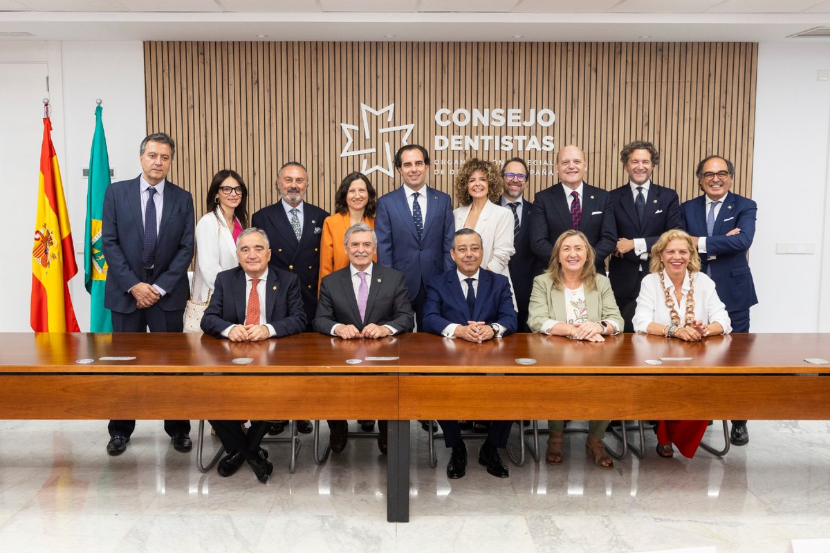 COECoficial's tweet photo. 🤝🏻 La Dra. Maria José Guerrero, presidenta del COEC, ha estat nomenada vocal del Comitè Executiu del @CNSJ_Dentistas.

🦷 Un nomenament que reforça la veu de l’odontologia catalana a nivell estatal.

👉🏻 Tota la informació: https://t.co/Uzw0Jos6la

#Odontologia #TotsSomCOEC https://t.co/sgV3QmJN21